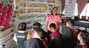 Pameran dan jualan buku bersempena Bulan Membaca di Sekolah Kebangsaan Kampong Gelam