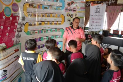 Pameran dan jualan buku bersempena Bulan Membaca di Sekolah Kebangsaan Kampong Gelam