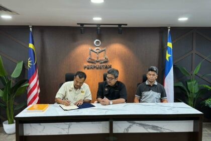 Majlis Penyerahan Kerja-kerja Penyelenggaraan dan Membaikpulih Sistem Penyaman Udara Jenis Berpusat Di Perpustakaan Negeri Bukit Baru, Negeri Melaka