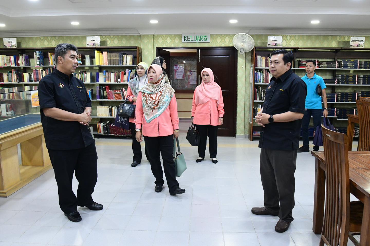 Pengarah Perbadanan Perpustakaan Awam Pahang berkunjung ke PERPUSTAM 2