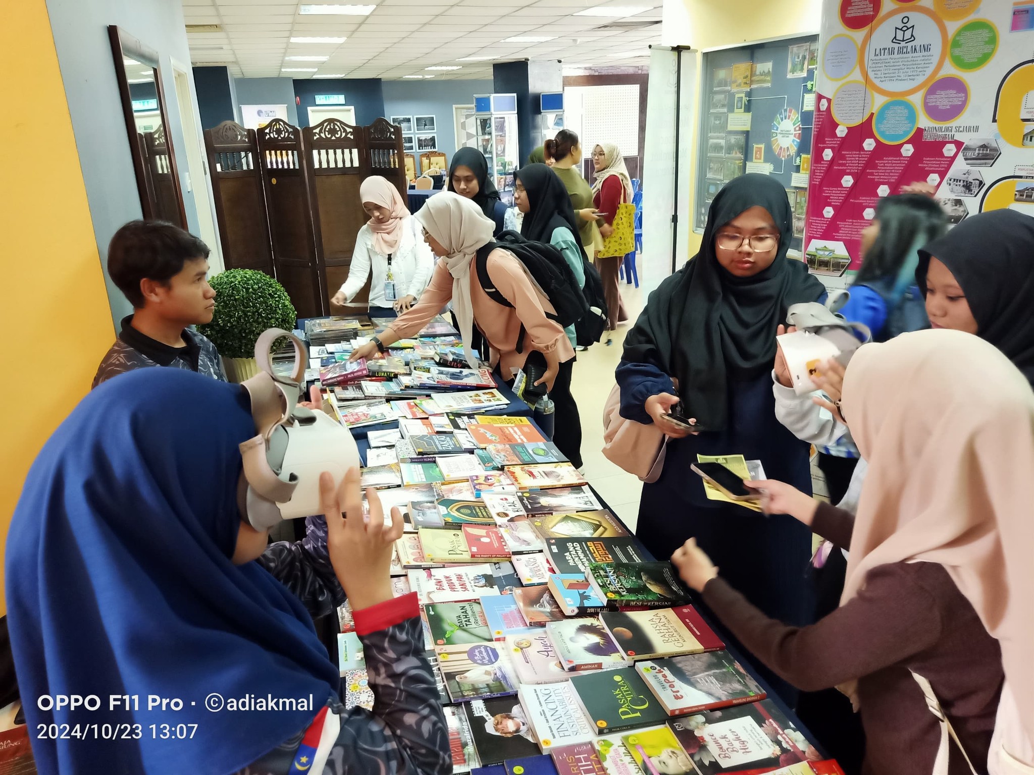 Karnival Dekad Bahasa Kebangsaan anjuran Universiti Teknikal Malaysia Melaka (UTeM)2