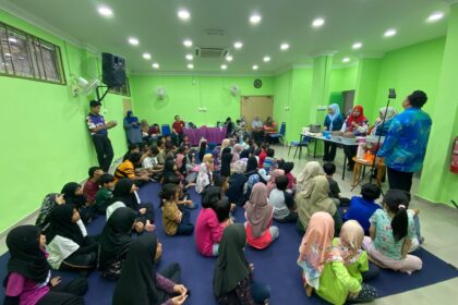 CUTI SEKOLAH : SEMAIKAN KASIH @PERPUSTAM 4