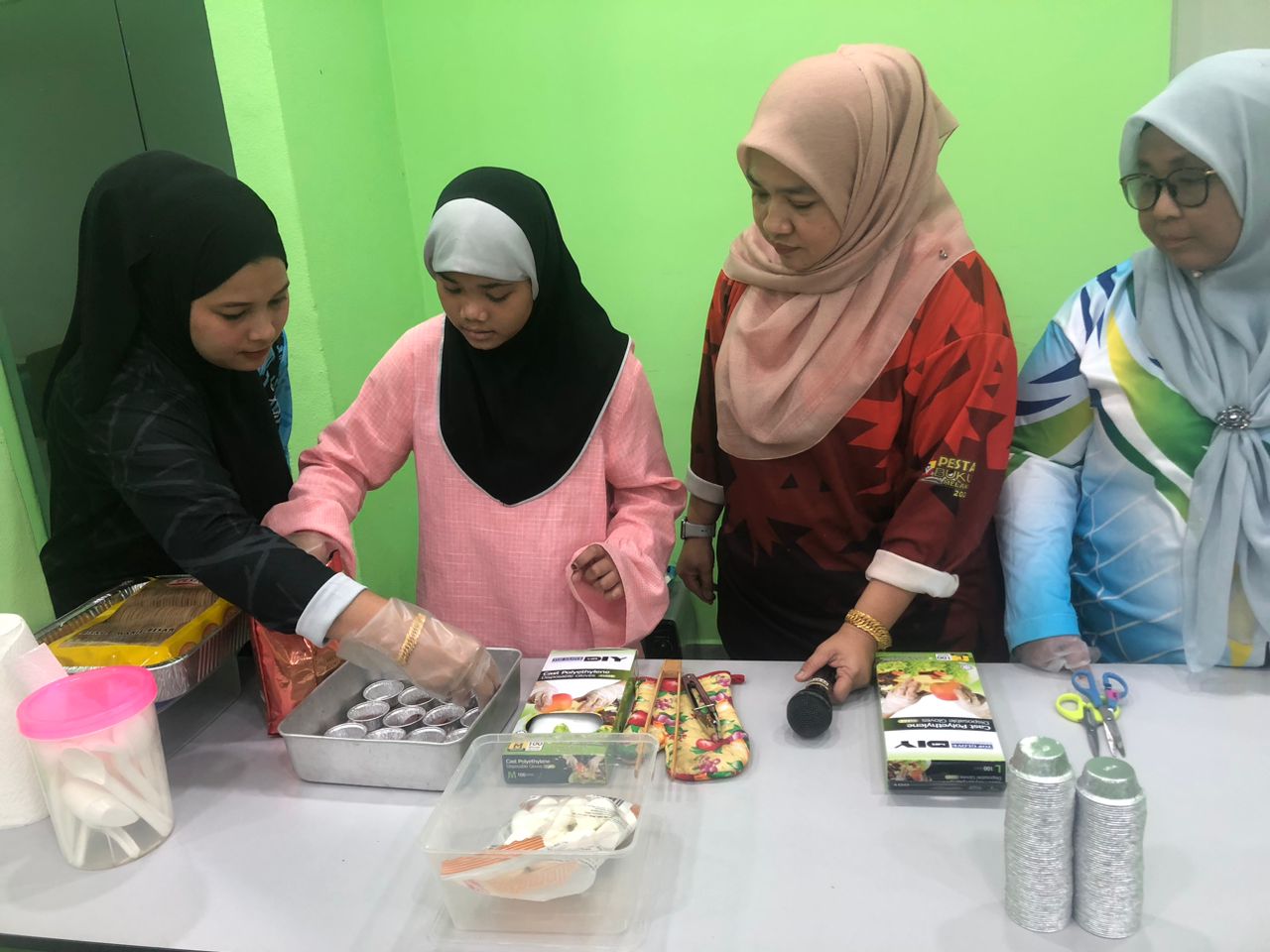 CUTI SEKOLAH : SEMAIKAN KASIH @PERPUSTAM 6 3