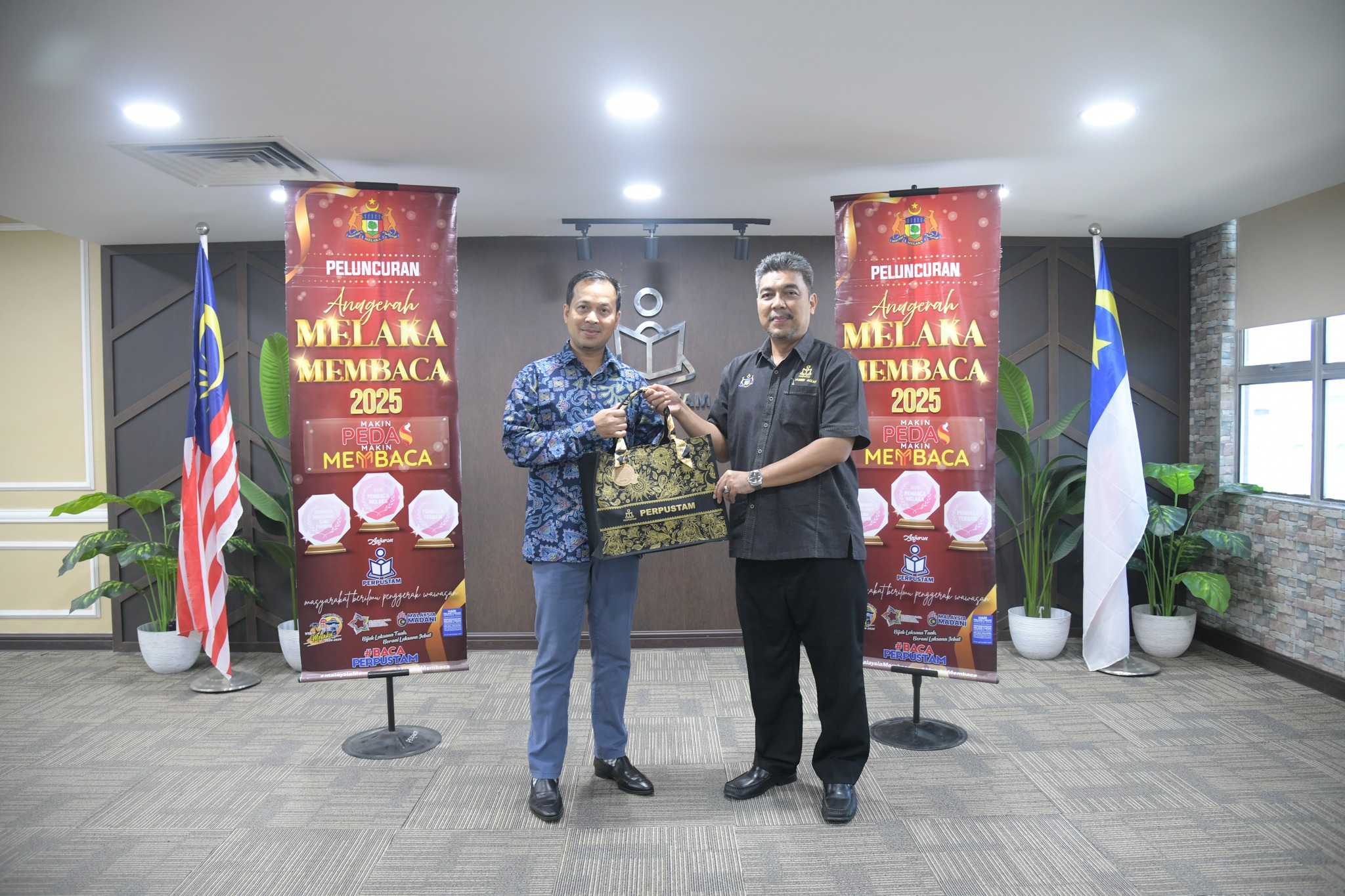 Sesi Perbincangan Bersama Duta Anugerah Melaka Membaca 2025 3