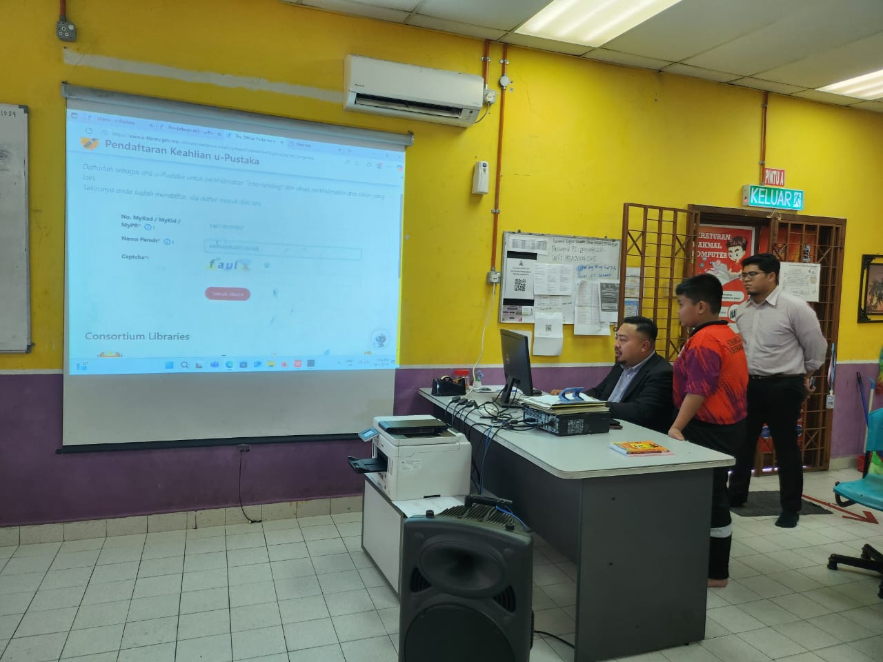Literasi Membentuk Generasi Cemerlang