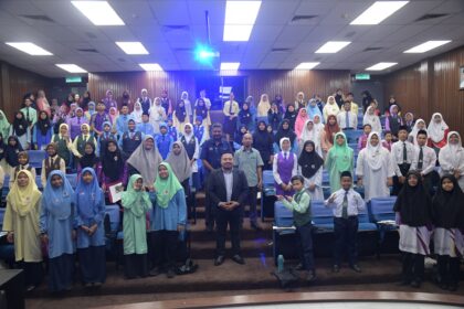 Literasi Membentuk Generasi Cemerlang