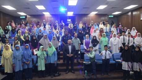 Literasi Membentuk Generasi Cemerlang