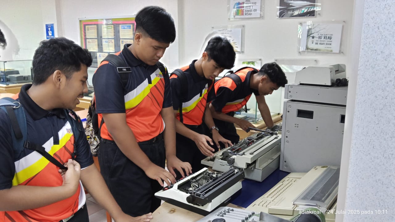 LAWATAN DARI KOLEJ VOKASIONAL DATUK SERI MOHD ZIN