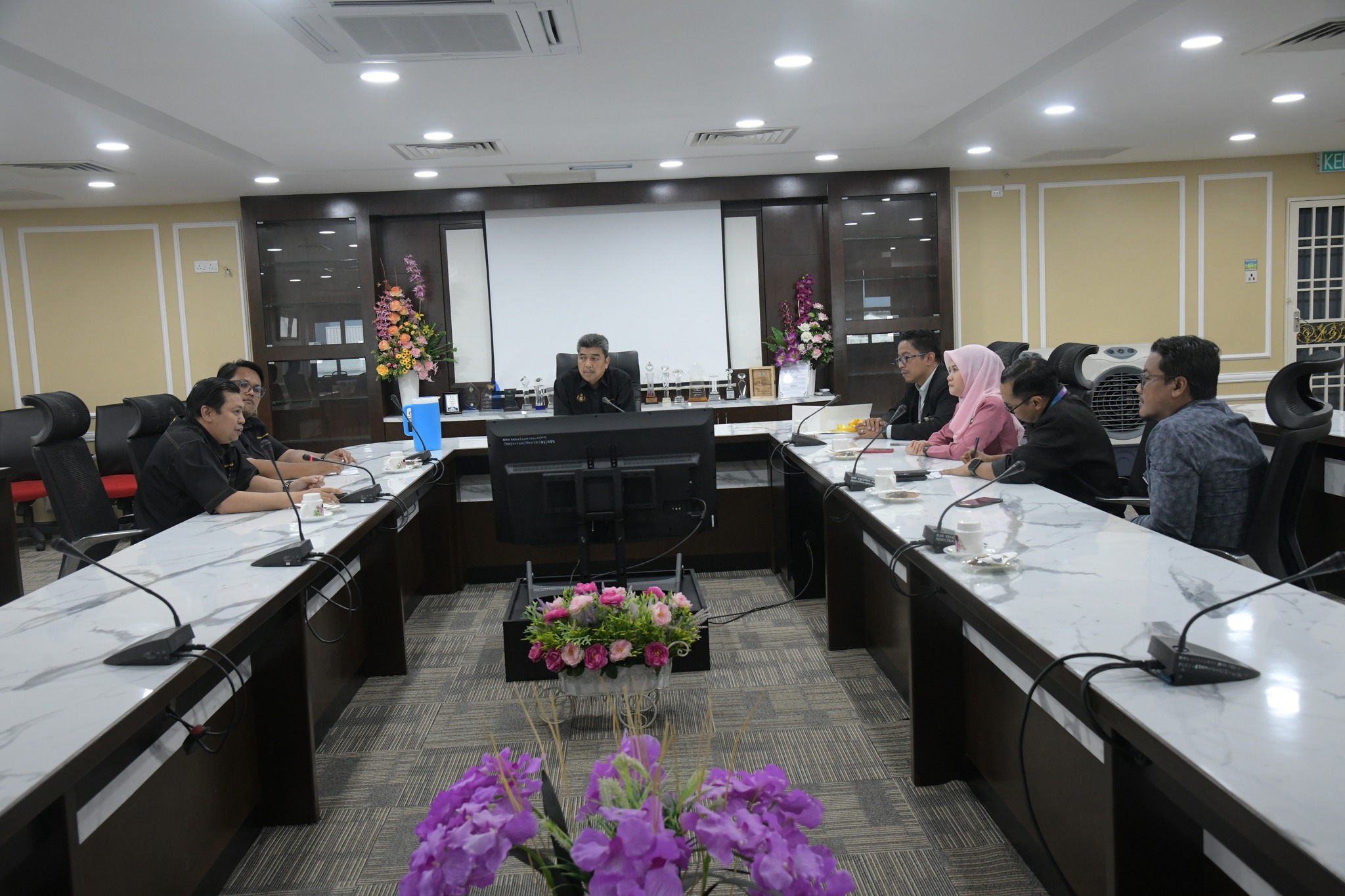 SESI KUNJUNGAN HORMAT