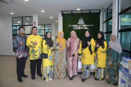 LAWATAN DAN SUMBANGAN BUKU PENERBIT MARDI KEPADA PERPUSTAM
