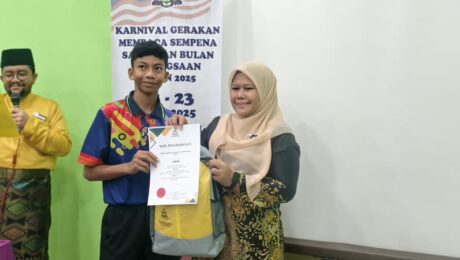 Penyampaian Hadiah Pertandingan Mewarna kategori OKU / Pendidikan Khas