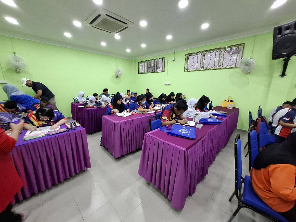 Pertandingan Mewarna Keluarga Madani