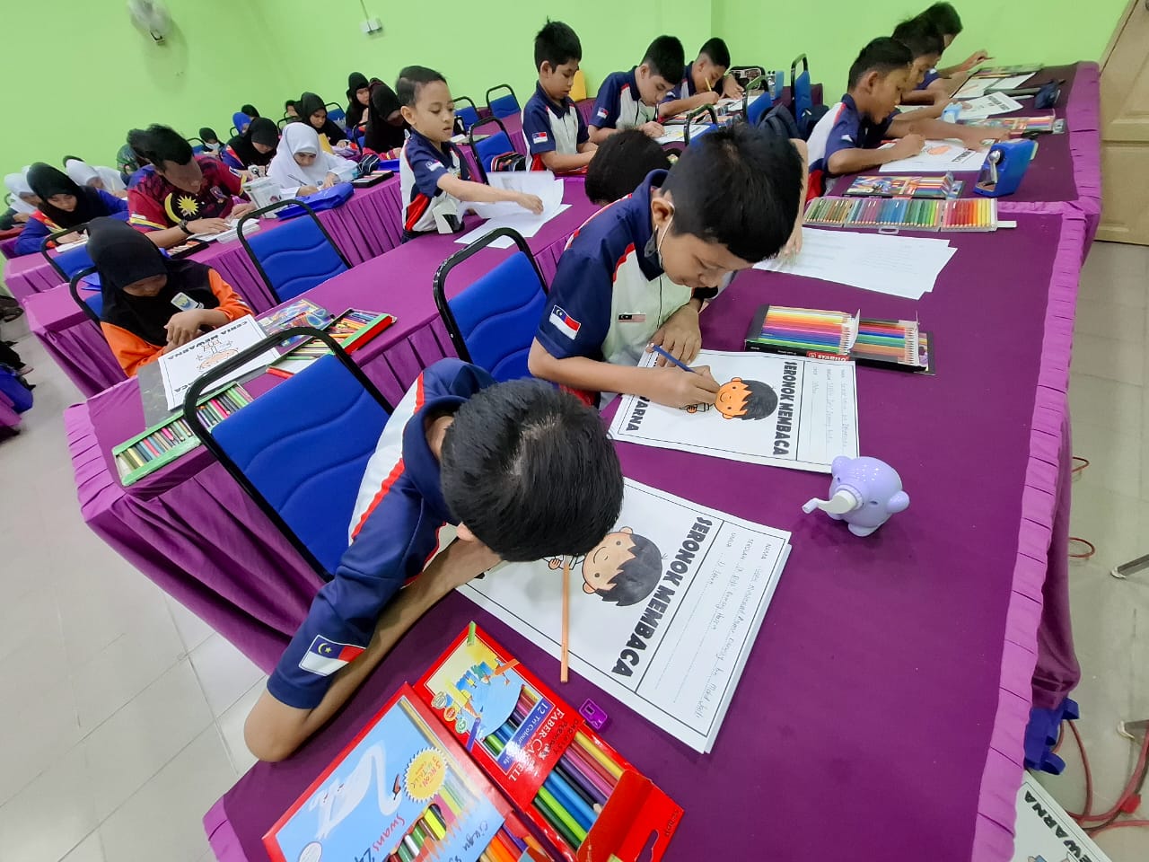 Pertandingan Mewarna Keluarga MadaniPertandingan Mewarna Keluarga Madani