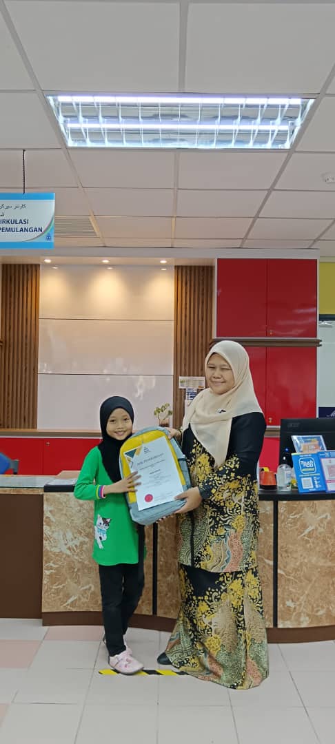 Penyampaian Hadiah Pertandingan Mewarna kategori Sekolah Rendah / Tahap 1