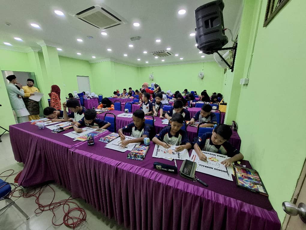 Pertandingan Mewarna Keluarga Madani