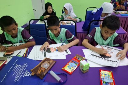Pertandingan Mewarna Keluarga Madani