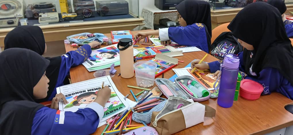 Pertandingan Mewarna Keluarga Madani Pelajar Tahap 1
