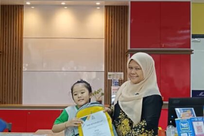 Penyampaian Hadiah Pertandingan Mewarna kategori Sekolah Rendah / Tahap 1