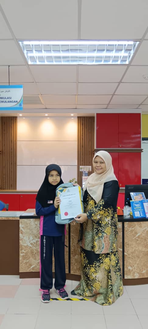 Penyampaian Hadiah Pertandingan Mewarna kategori Sekolah Rendah / Tahap 1