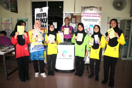 PAMERAN PERPUSTAKAAN DI SEKOLAH TINGGI PEREMPUAN MELAKA