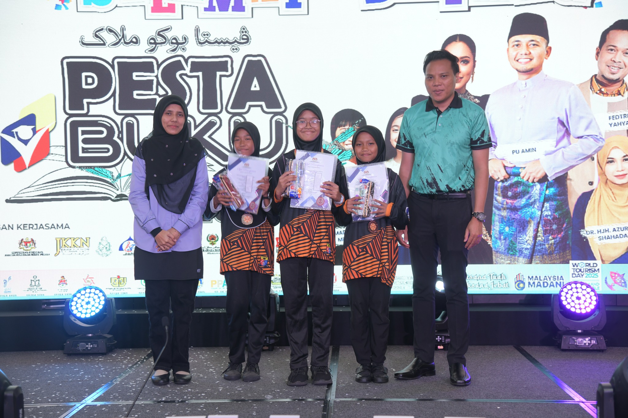 KEPUTUSAN PERTANDINGAN ROBOTIK SEKOLAH MENENGAH