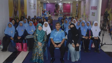 SESI BERSAMA PENULIS : AZU SHAHDAN