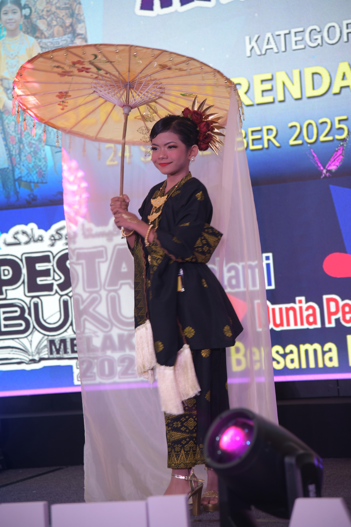 PERTANDINGAN BUSANA TRADISIONAL MALAYSIA | SEKOLAH RENDAH / TAHAP 2