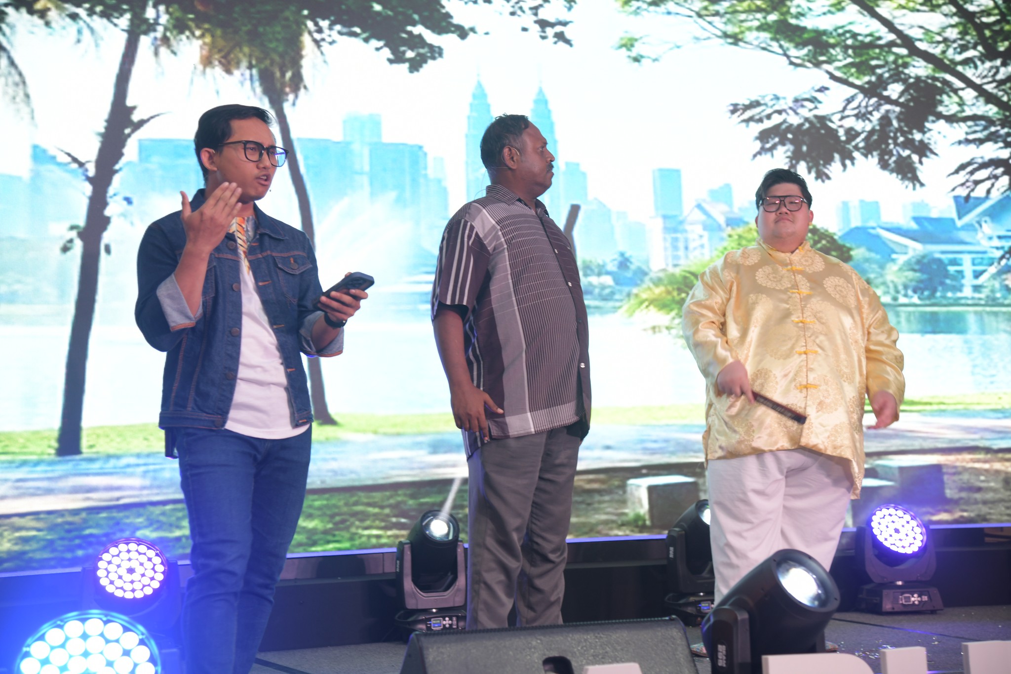 PEMENTASAN TEATER OLEH DBP WILAYAH SELATAN