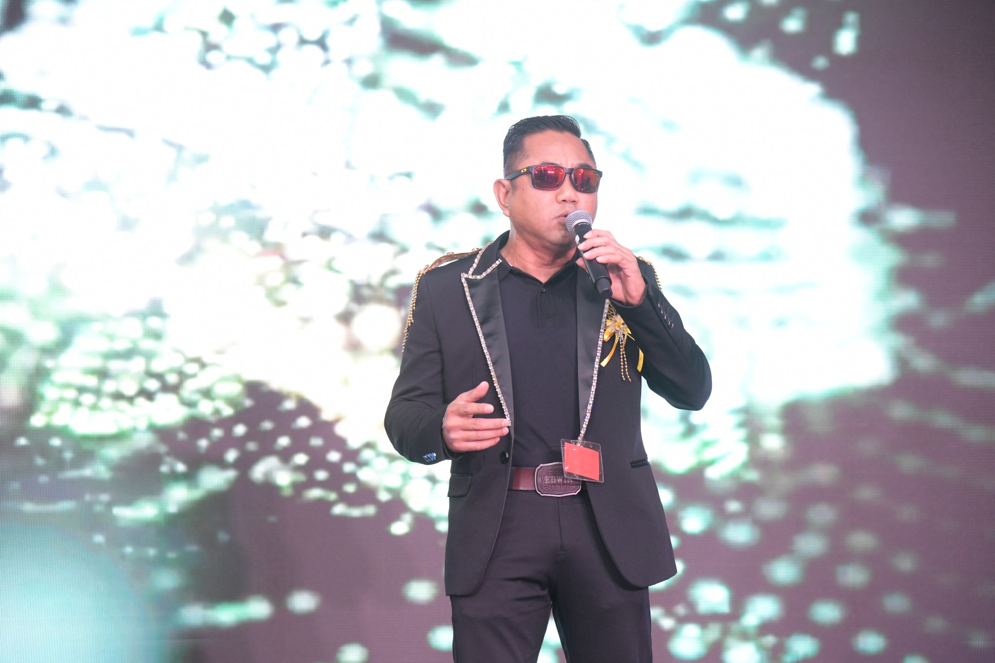 PERTANDINGAN KARAOKE KATEGORI BELIA / DEWASA