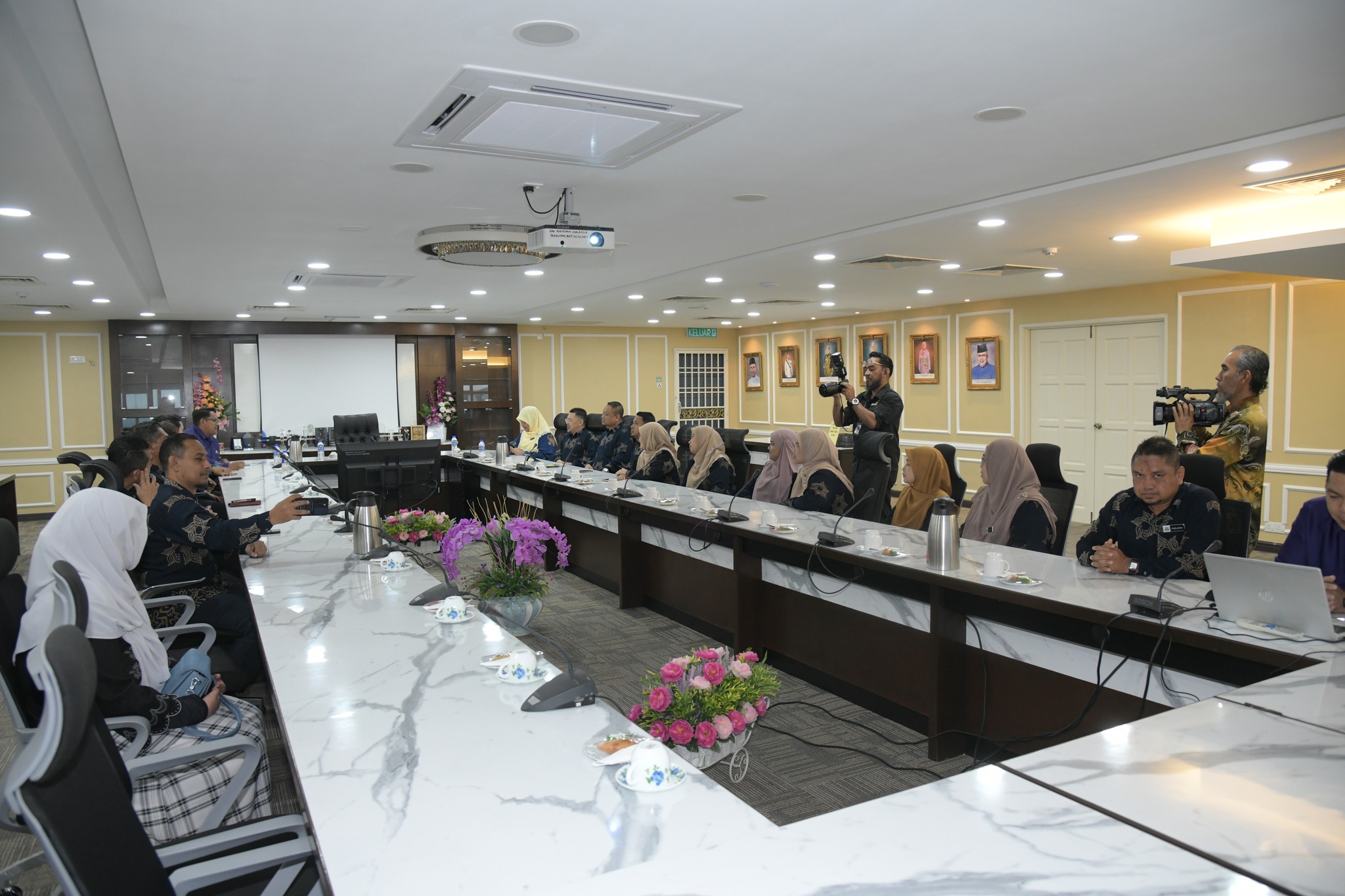 KUNJUNGAN PERBADANAN PERPUSTAKAAN AWAM TERENGGANU (PPAT) KE PERPUSTAM