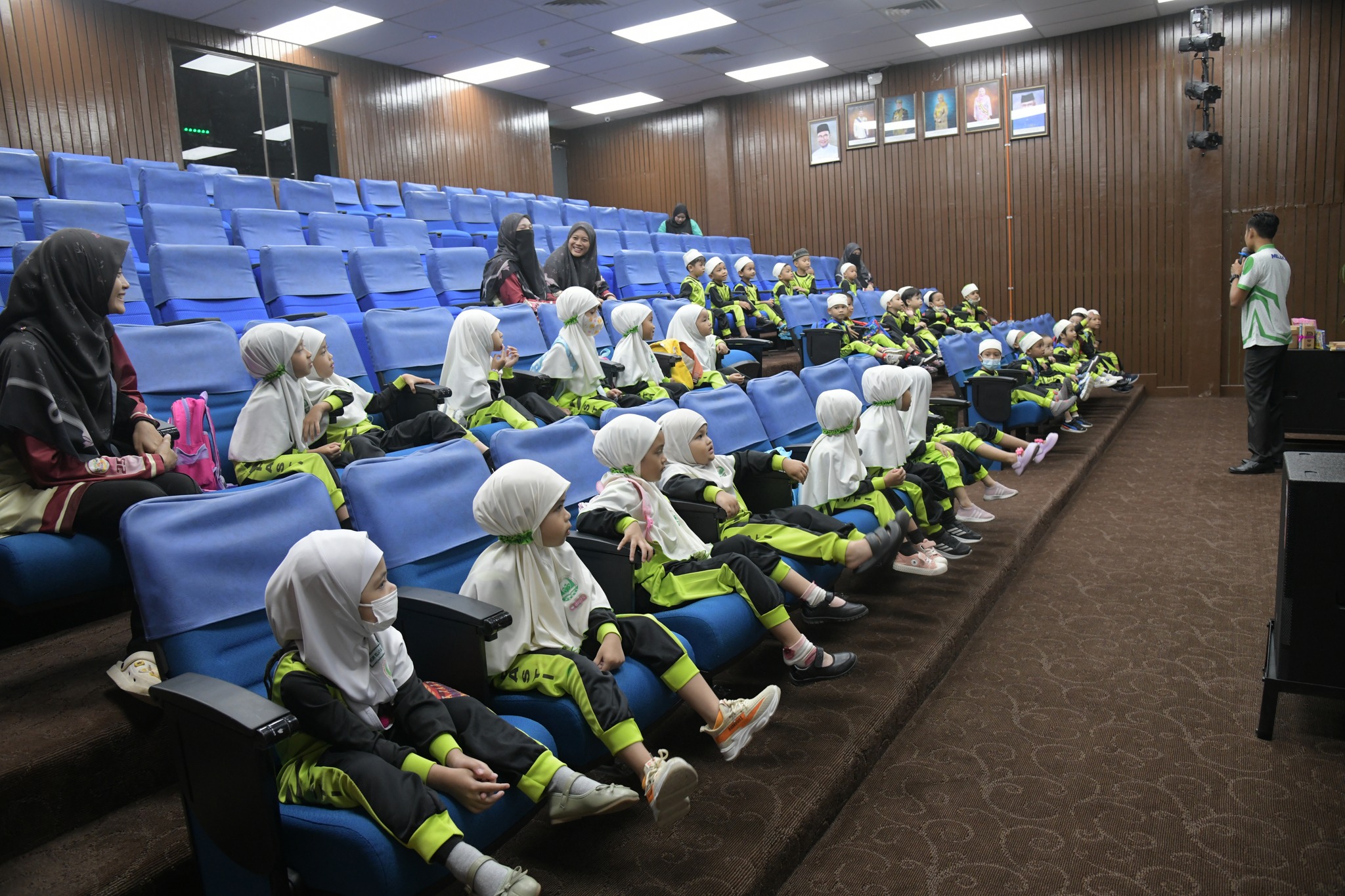 LAWATAN SAMBIL BELAJAR PENUH ILMU & CERIA