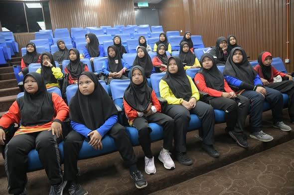 Lawatan Dari SK Felda Kemasul