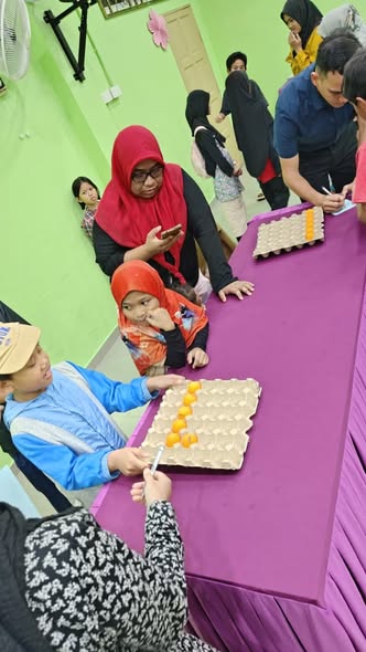 Bola Dalam Bekas Telur 