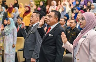 PERPUSTAM Terima Sijil Penyertaan Inisiatif H.E.M.A.T