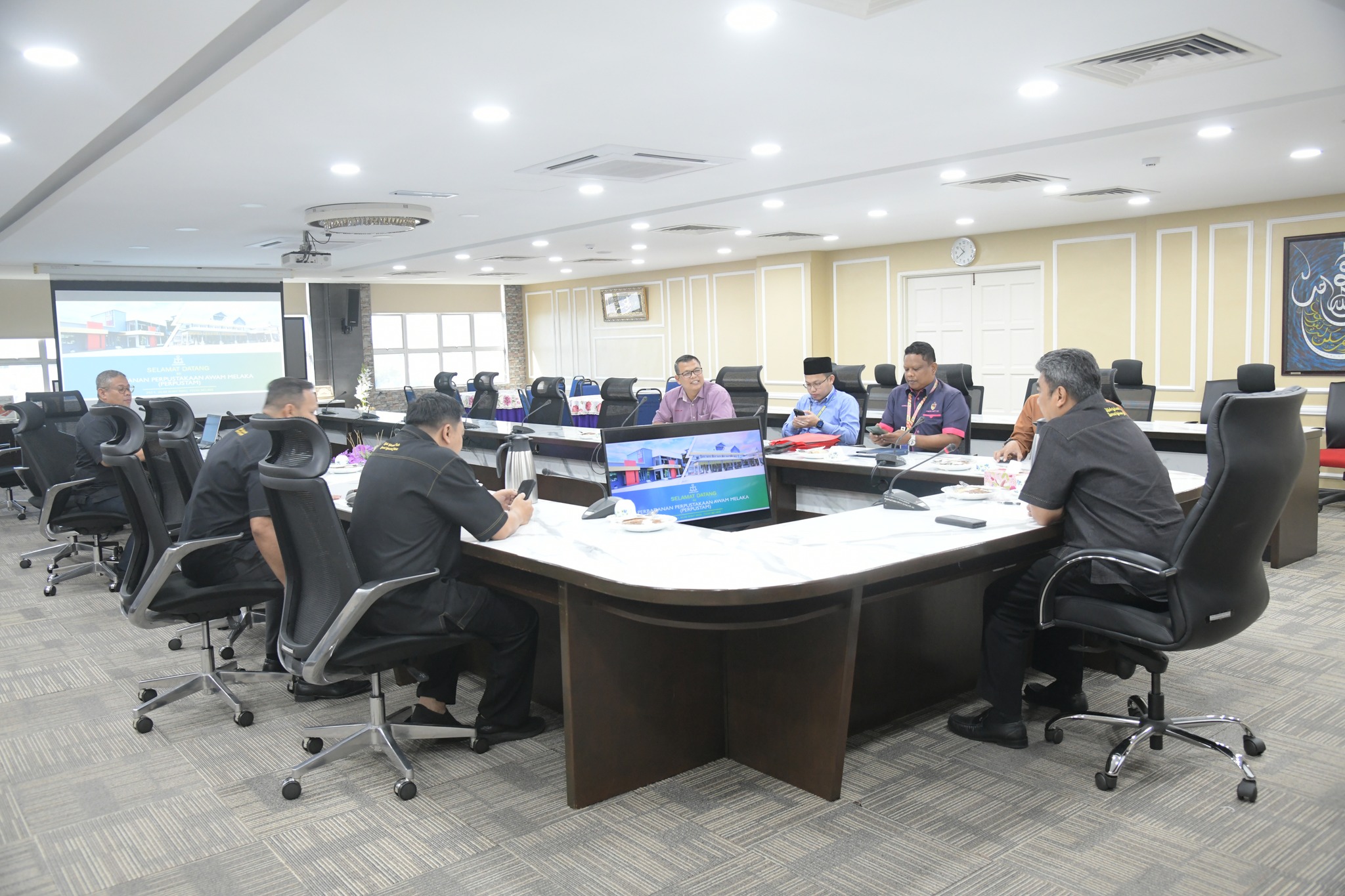 Terima Lawatan Kerja Jabatan Mufti Negeri Sembilan: Perpustakaan Bergerak Melaka/Smart Mobile Library