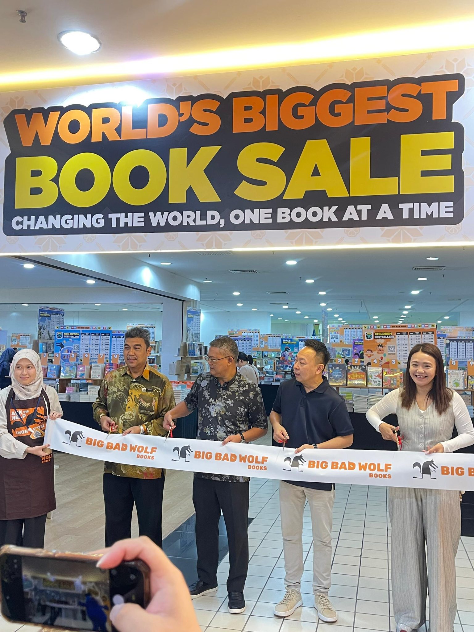 MAJLIS PERASMIAN BIG BAD WOLF BOOKS SALE