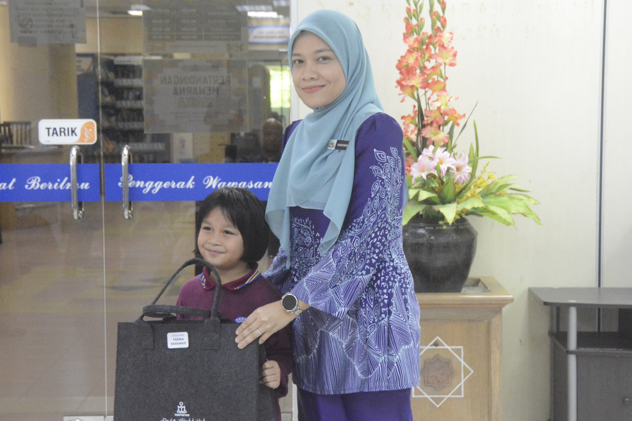 PERTANDINGAN MEWARNA