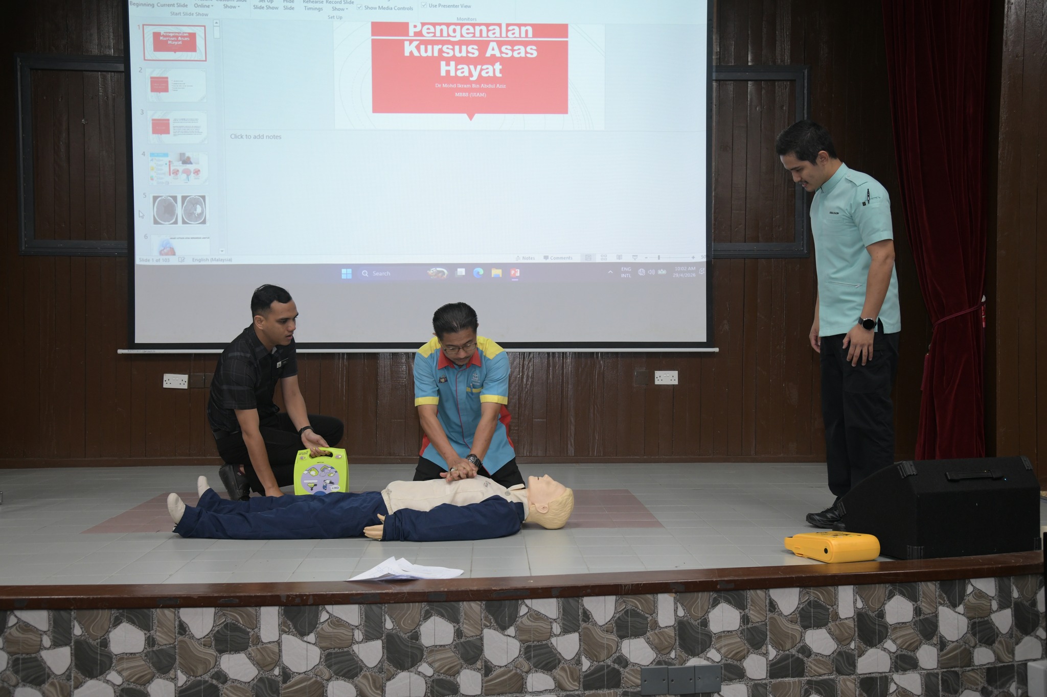 Taklimat Penggunaan Automated External Defibrillator (AED)