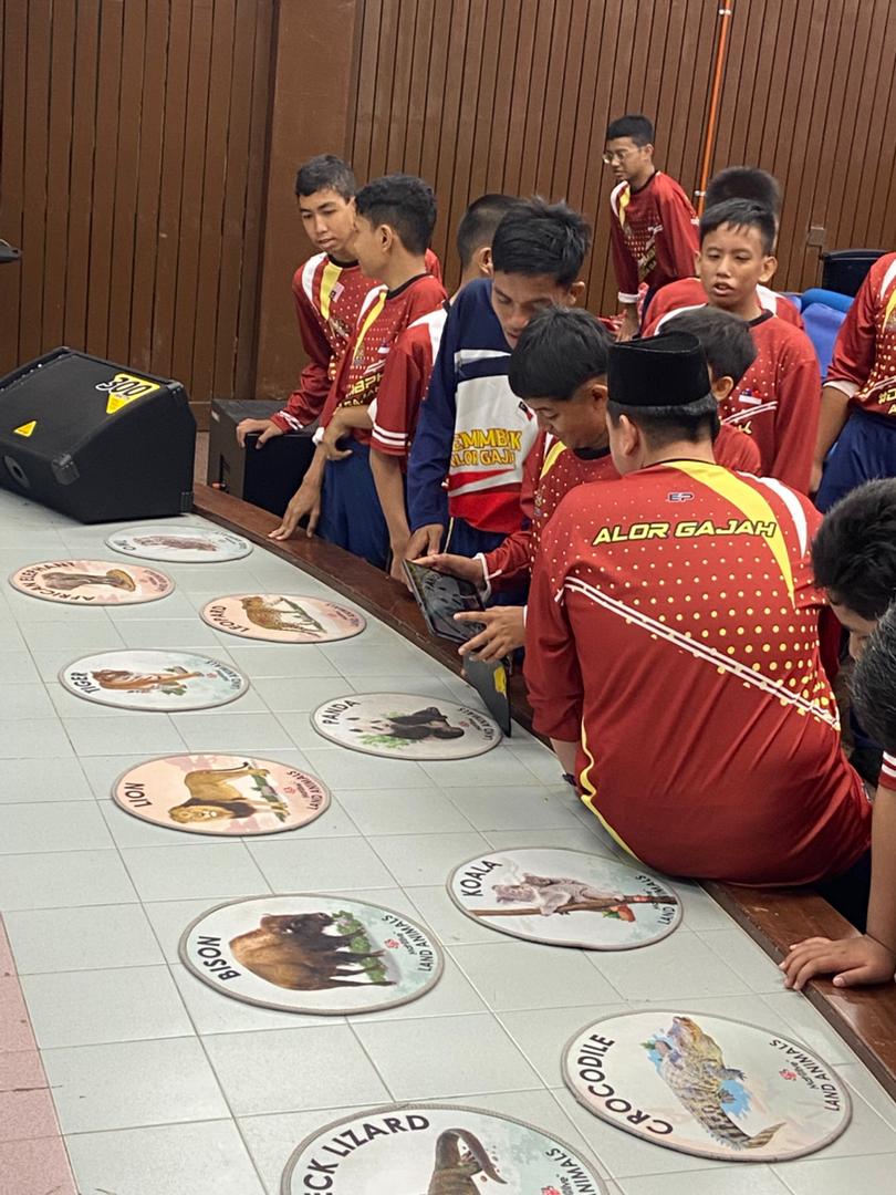 Lawatan sambil belajar dari Program Pendidikan Khas Integrasi (PPKI) Sekolah Menengah Kebangsaan Sultan Alauddin