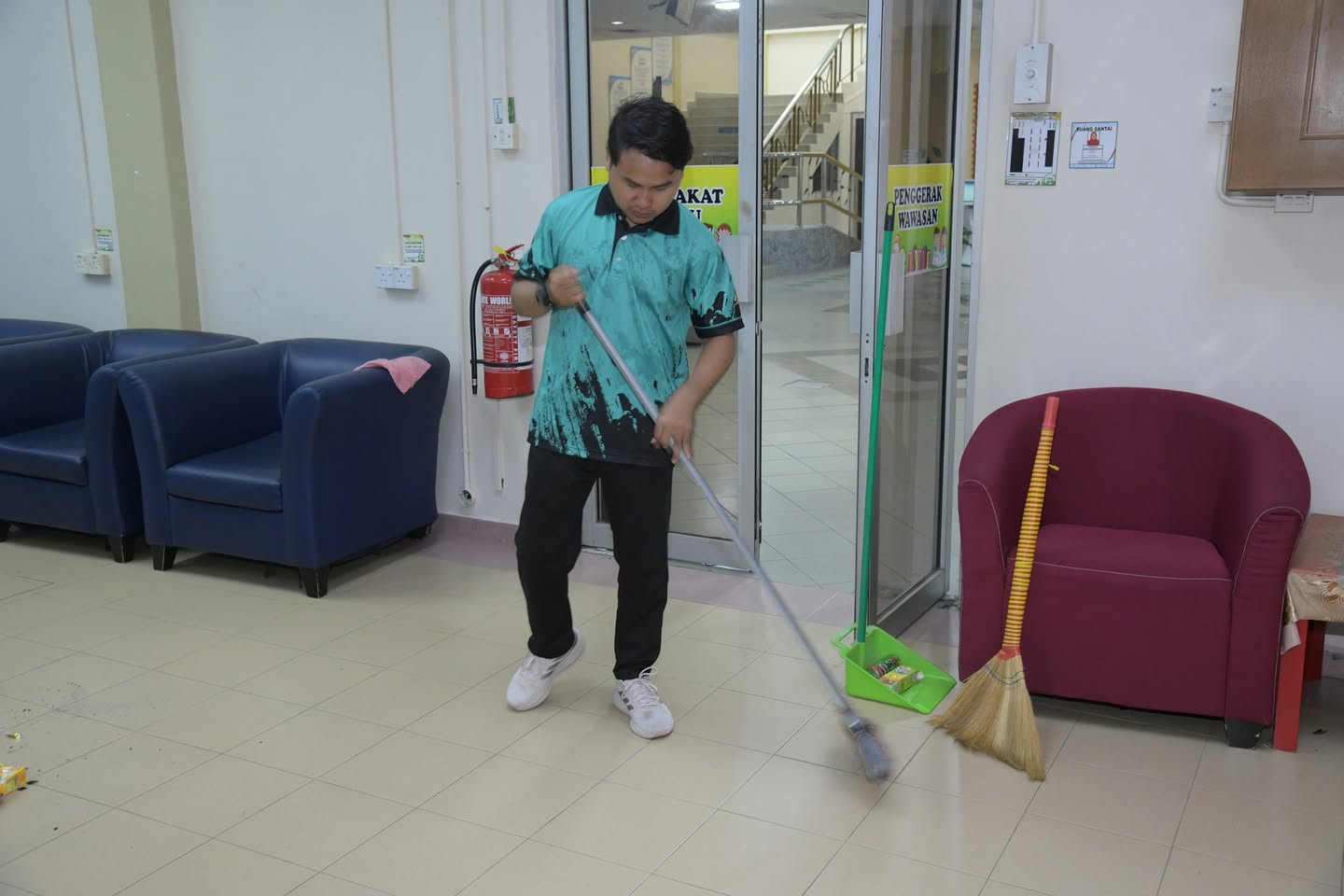 Program Gotong-Royong anjuran Perbadanan Perpustakaan Awam Melaka