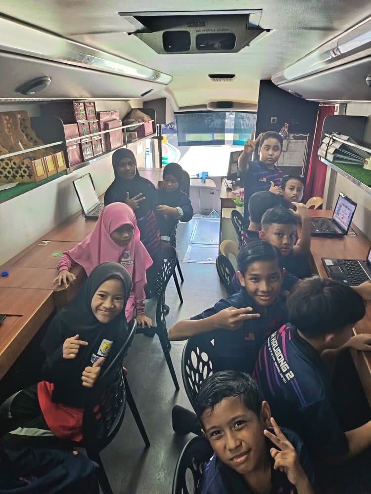 Pameran Bas Bergerak Digital
