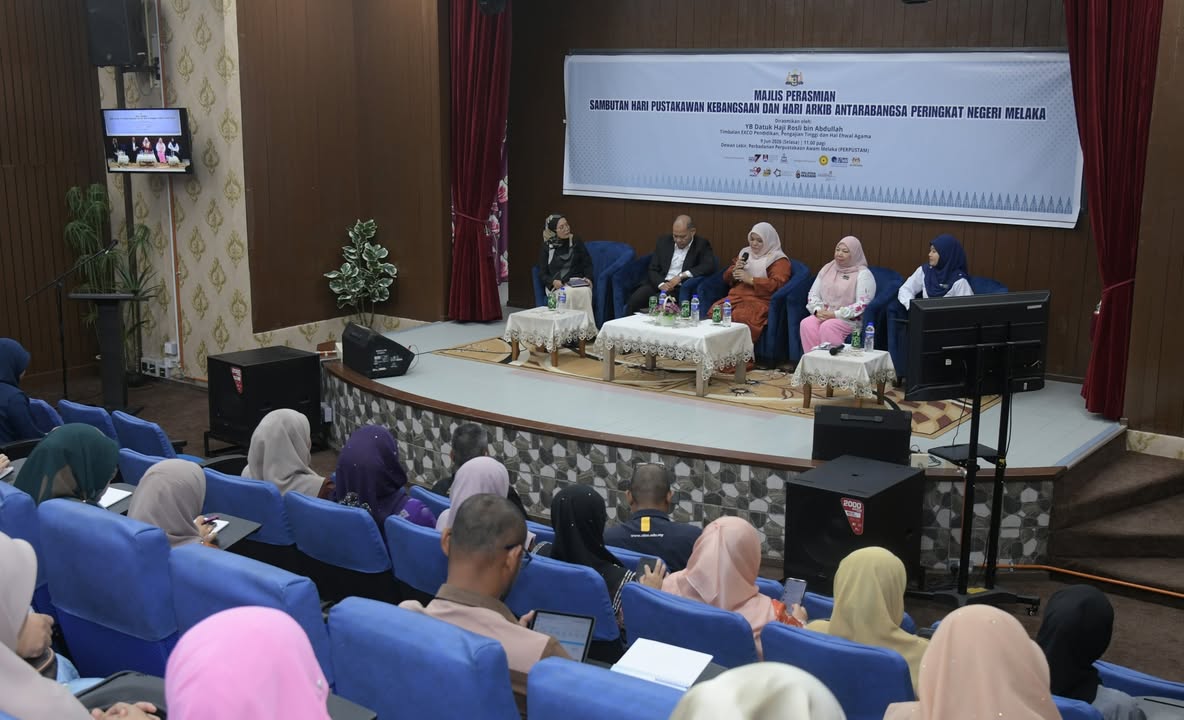 Sorotan forum Hari Pustakawan Kebangsaan & Hari Arkib Antarabangsa