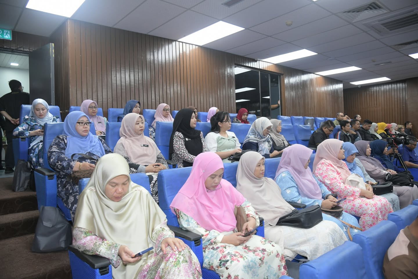 Sorotan forum Hari Pustakawan Kebangsaan & Hari Arkib Antarabangsa