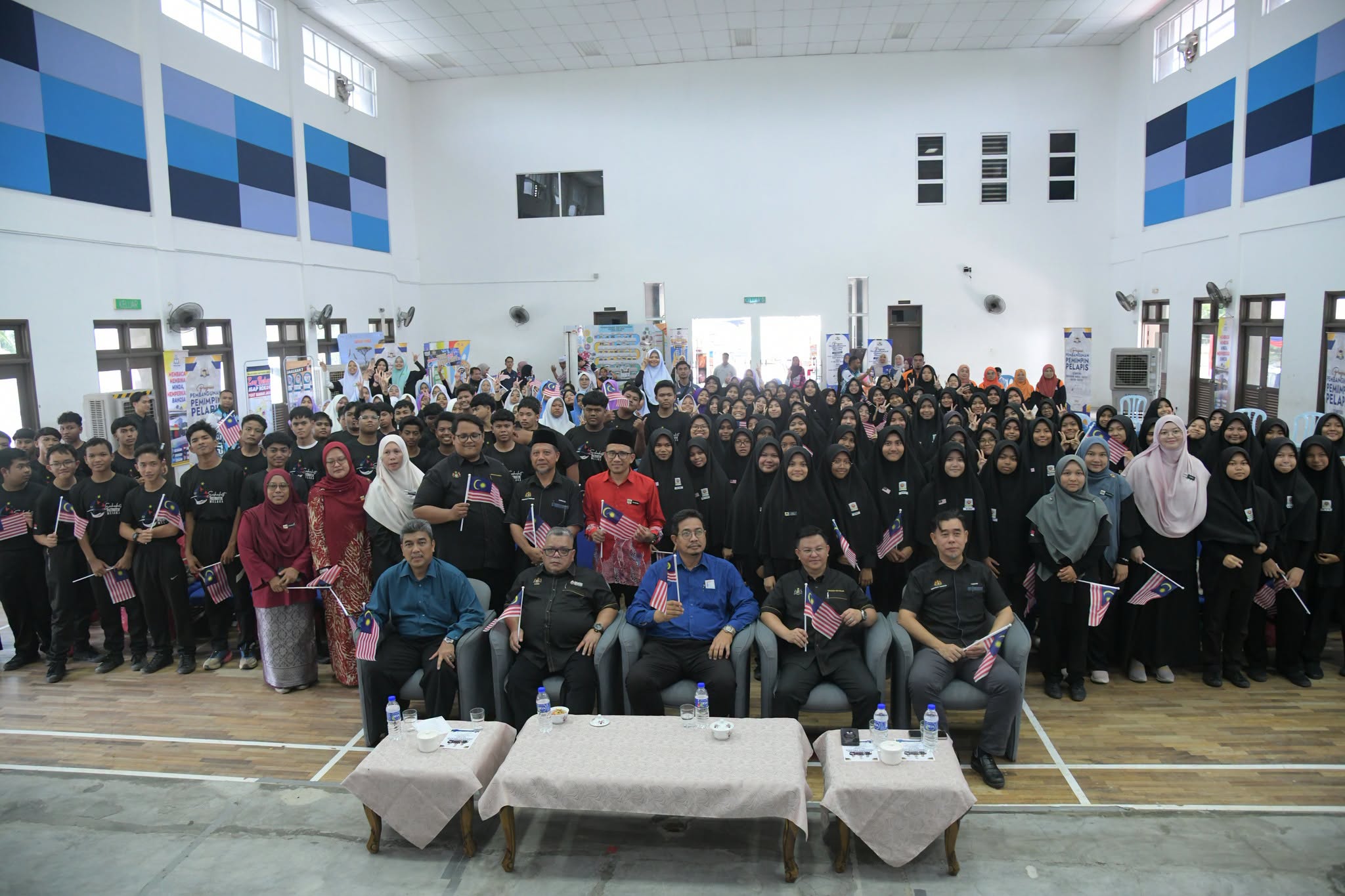 Majlis Perasmian Program Komuniti "Akrab Dengan Ilmu, Bersama Dengan Rakyat" Sempena Wakil Rakyat Untuk Rakyat (WRUR) Dun Serkam 4
